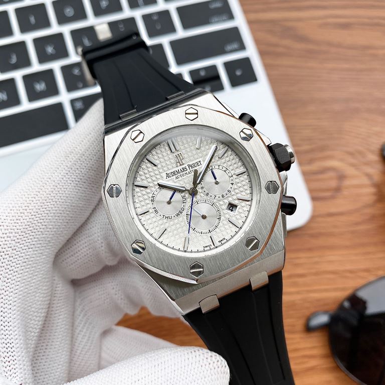 Physical PhotographyBrand Audemars Piguet-APType [cool] men's watchCase 316 stainless steel (quality workmanship)Strap imported silicone strap  original buckleMovement advanced customized automatic mechanical movement (s