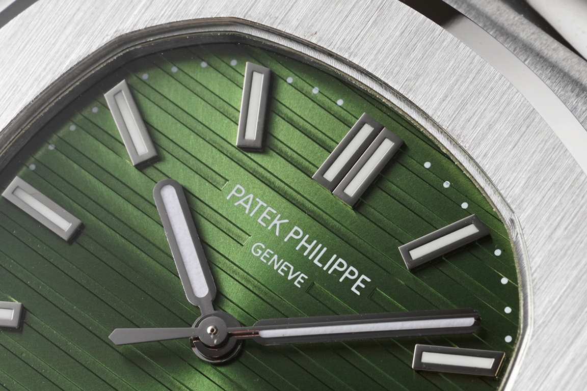 BF new green face arrived       heavy core set sail V4 version PATEK . PHILPPE - Nautilus 57111A series of heavy attack! Newly molded and corrected three-piece case set with satin and polished finishes, new custom-grade 