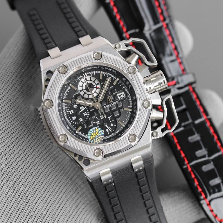 Audemars Piguet Royal Oak Offshore Survivor Limited Edition, limited to 1,000 pieces worldwide, was snapped up in seconds on its launch. Wearing it is authentic! Self-winding chronograph movement, 316 stainless steel cas