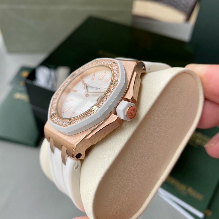 Fine Work Slowly Grinding - Exquisite Audemars Piguet A Royal Oak Offshore Shipping    37mm quartz women's watches, Swiss imported quartz movement , bezel set with Swarovski rhinestones  This Audemars Piguet is a women's