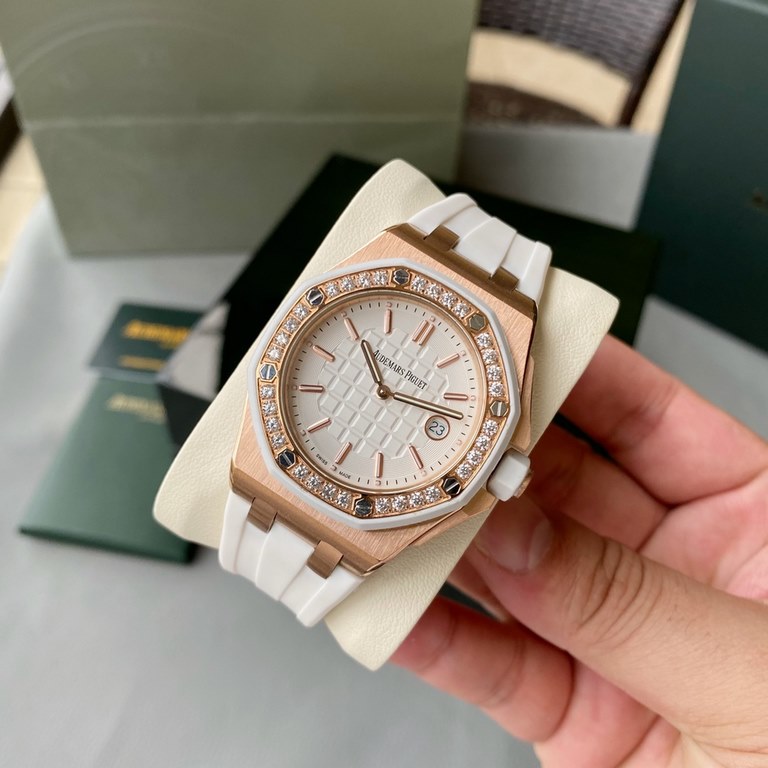 Fine Work Slowly Grinding - Exquisite Audemars Piguet A Royal Oak Offshore Shipping    37mm quartz women's watches, Swiss imported quartz movement , bezel set with Swarovski rhinestones  This Audemars Piguet is a women's