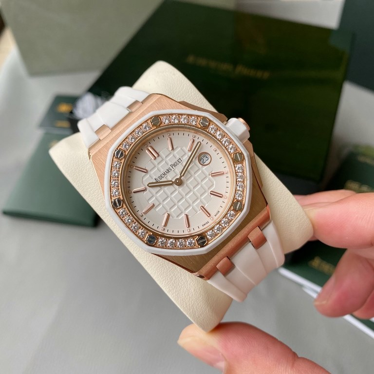 Fine Work Slowly Grinding - Exquisite Audemars Piguet A Royal Oak Offshore Shipping    37mm quartz women's watches, Swiss imported quartz movement , bezel set with Swarovski rhinestones  This Audemars Piguet is a women's