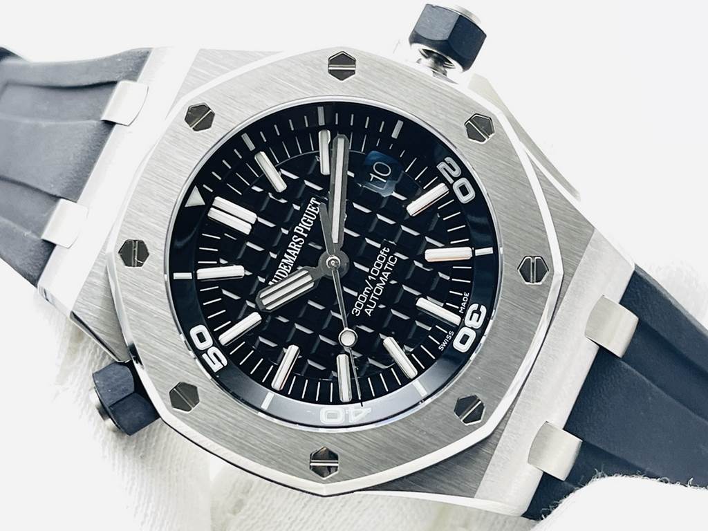 JF Factory2021 V10 version of JF's benchmark artifact Ai. The Royal Oak Offshore 15710 Super V10 is back! Super V10 Upgrade Features1   inside the shadow luminous font along the edge of the authentic consistent with a ci