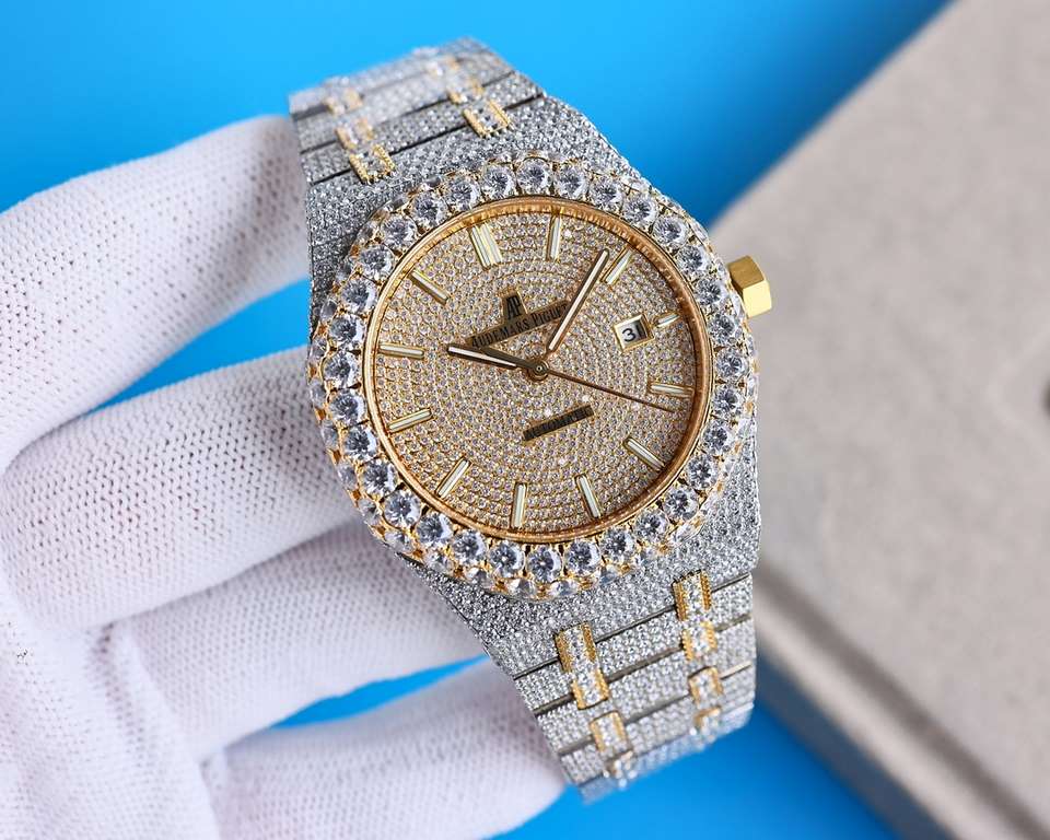 Large diamond-encrusted rimmed uniformAP Audemars Piguet A real man has to take Audemars Piguet Own AP, brand new bezel with large diamond-set bezel, using imported Citizen to change the 324 machine Automatic Mechanical 