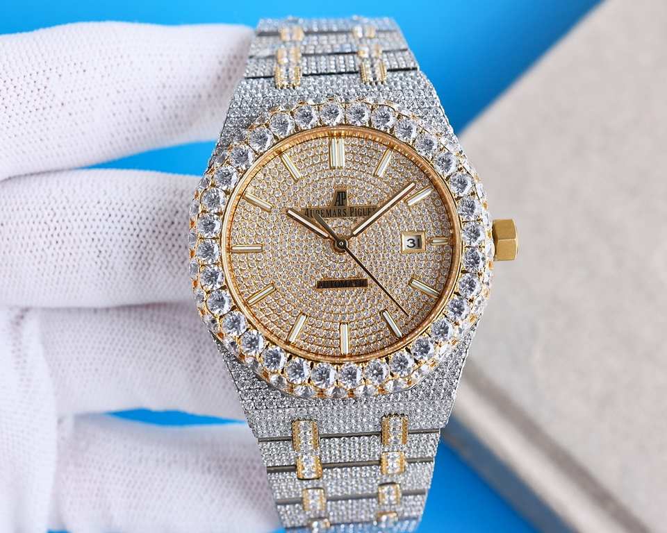 Large diamond-encrusted rimmed uniformAP Audemars Piguet A real man has to take Audemars Piguet Own AP, brand new bezel with large diamond-set bezel, using imported Citizen to change the 324 machine Automatic Mechanical 