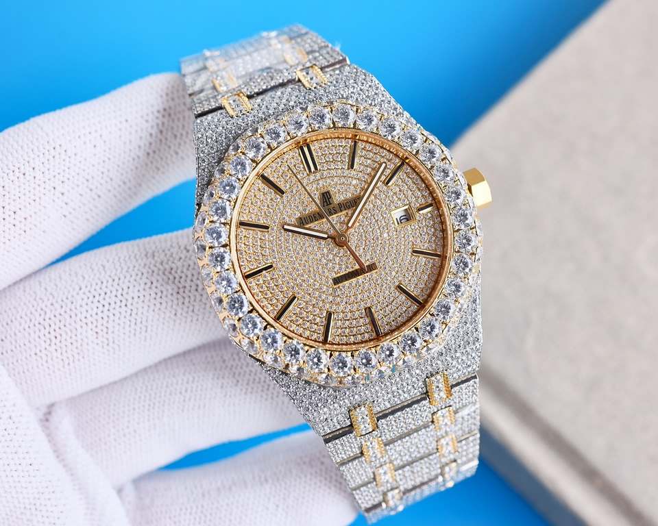 Large diamond-encrusted rimmed uniformAP Audemars Piguet A real man has to take Audemars Piguet Own AP, brand new bezel with large diamond-set bezel, using imported Citizen to change the 324 machine Automatic Mechanical 