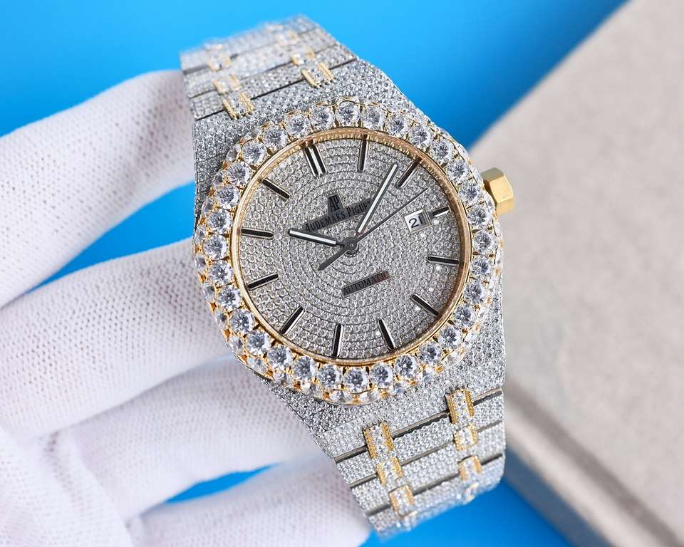 Large diamond-encrusted rimmed uniformAP Audemars Piguet A real man has to take Audemars Piguet Own AP, brand new bezel with large diamond-set bezel, using imported Citizen to change the 324 machine Automatic Mechanical 