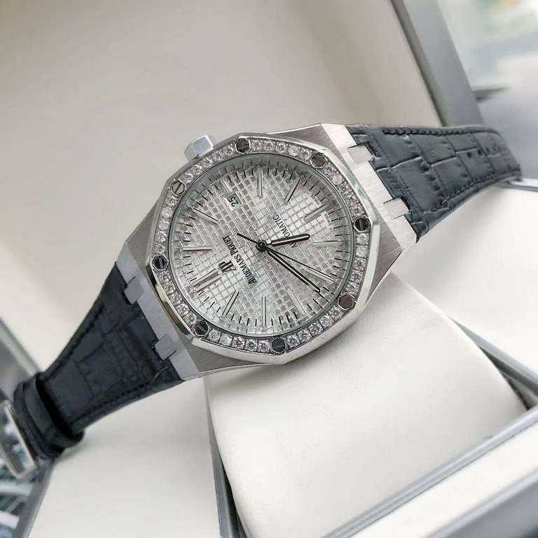 Luxury Diamond Bezel Hand-set2022 new upgraded diamond ring Audemars Piguet 15400 series watches, as the Royal Oak series of the most basic models, without any special features, only three hands and the date display, uno