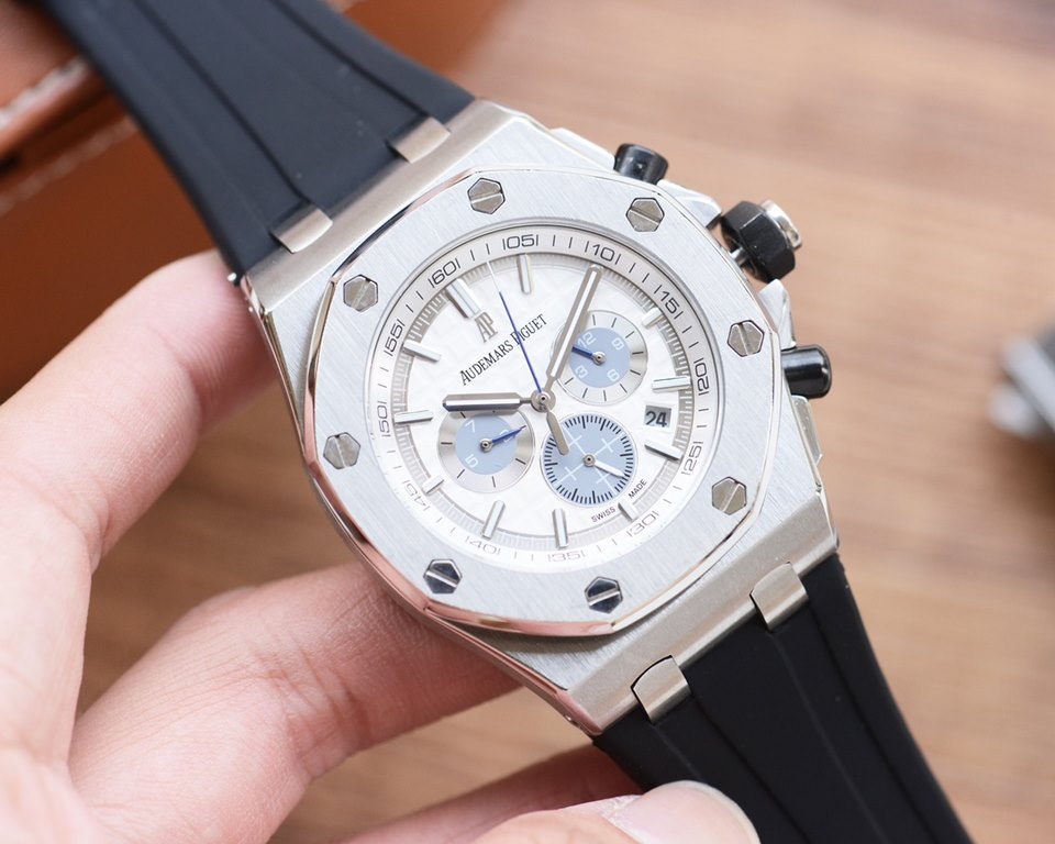 Audemars Piguet - Royal Oak Offshore   Anti-glare treated mineral glass Size 42mm14mm, waterproof tape with AP original pin buckle Equipped with replica original 3126 rotor Fully automatic mechanical movement octagonal s