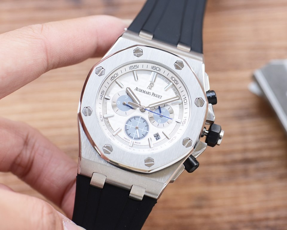 Audemars Piguet - Royal Oak Offshore   Anti-glare treated mineral glass Size 42mm14mm, waterproof tape with AP original pin buckle Equipped with replica original 3126 rotor Fully automatic mechanical movement octagonal s