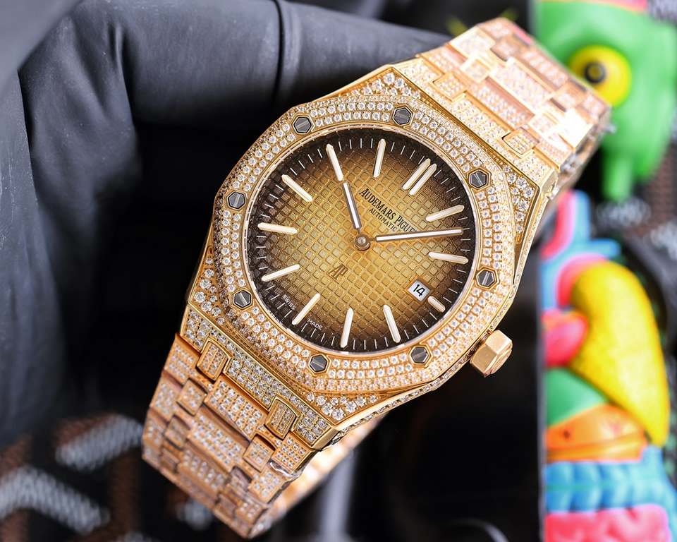 Audemars Piguet AP Royal Oak Series A sky full of diamonds watch arrives in small quantities Equipped with 316L imported stainless steel case steel belt Selected imported Austrian rhinestones Equipped with cal.3120 autom