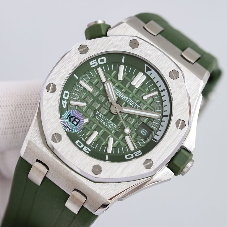 Audemars Piguet Royal Oak Offshore 15710, 15703 watch size 42mm X 14.1mm! 1. The strongest case polishing, the best in the world, and who else, the cost skyrocketed, just to be the most like; 2. The most humanized can be