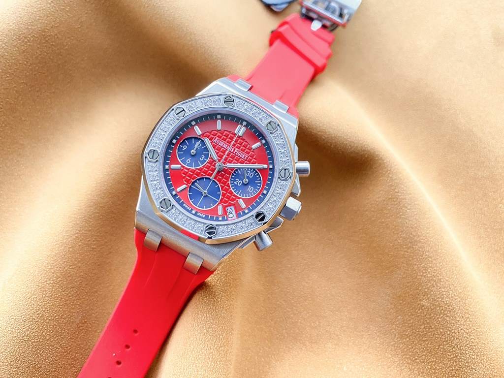 Brand Audemars Piguet - APCollection Royal Oak OffshoreType Ladies' ChronographMaterial 316L steelMovement Imported Japanese chronograph quartz movementCrystal Lamborghini glassStrap High-grade imported material tapeClas