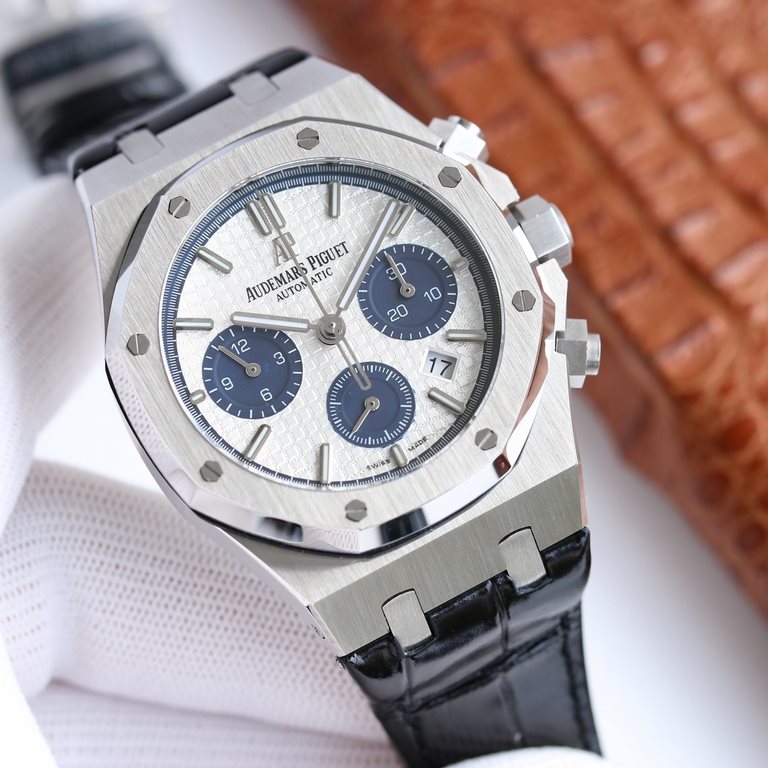 New AP  Audemars Piguet Royal Oak 26331OR chronograph, using the same as the genuine (6-letter position small seconds) 7750 chronograph movement, 316 steel case through the brushed and partially polished and polished tre