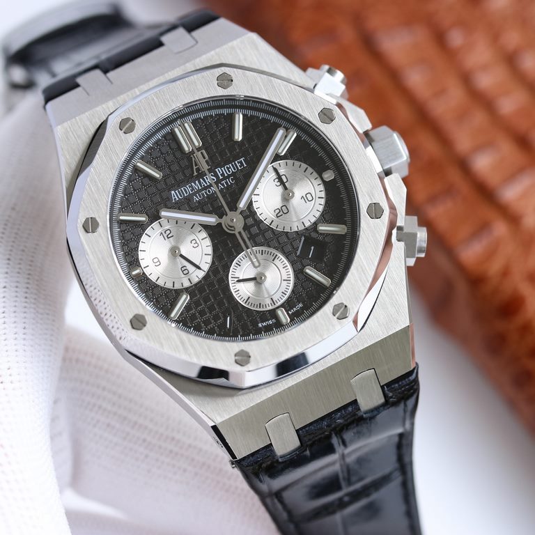 New AP  Audemars Piguet Royal Oak 26331OR chronograph, using the same as the genuine (6-letter position small seconds) 7750 chronograph movement, 316 steel case through the brushed and partially polished and polished tre