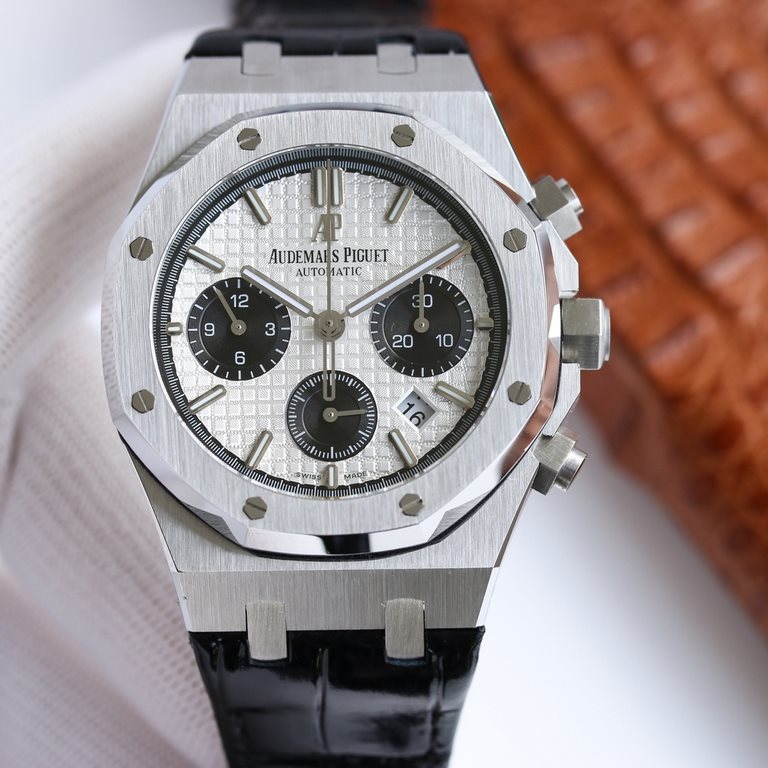 New AP  Audemars Piguet Royal Oak 26331OR chronograph, using the same as the genuine (6-letter position small seconds) 7750 chronograph movement, 316 steel case through the brushed and partially polished and polished tre