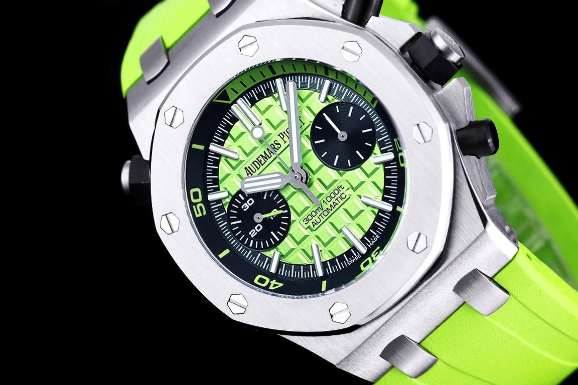 Uniform 1V2 version, live head grain, internal shadow can be bi-directional mobilization, non-market ordinary version,     Audemars Piguet Royal Oak Series FruitsModel 26703 Running second chronograph automatic mechanica