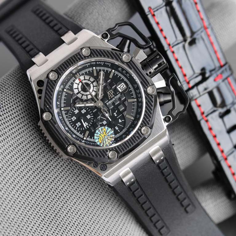 Audemars Piguet Royal Oak Offshore Survivor Limited Edition, limited to 1,000 pieces worldwide, was snapped up in seconds on its launch. Wearing it is authentic! Self-winding chronograph movement, 316 stainless steel cas