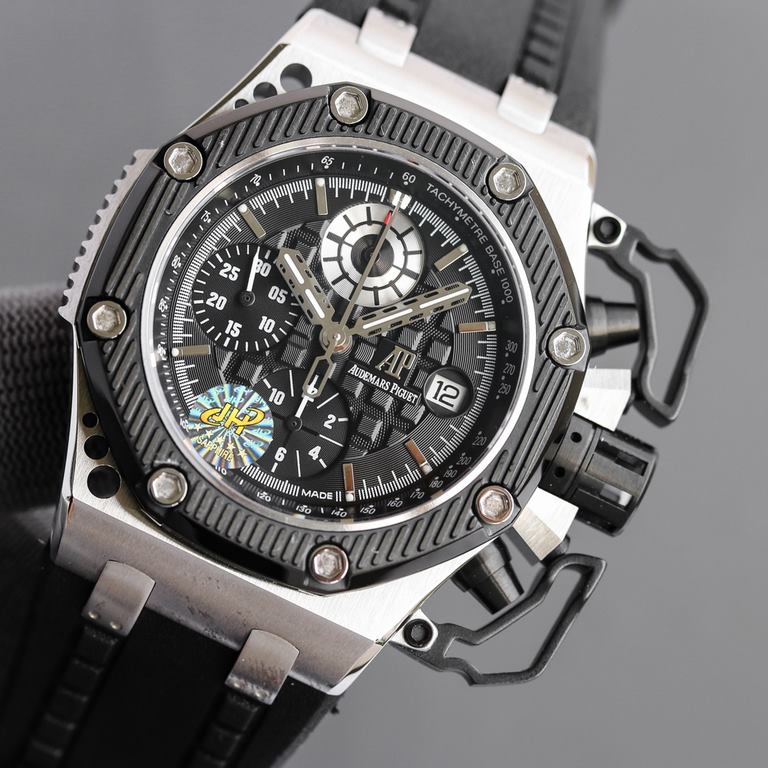 Audemars Piguet Royal Oak Offshore Survivor Limited Edition, limited to 1,000 pieces worldwide, was snapped up in seconds on its launch. Wearing it is authentic! Self-winding chronograph movement, 316 stainless steel cas