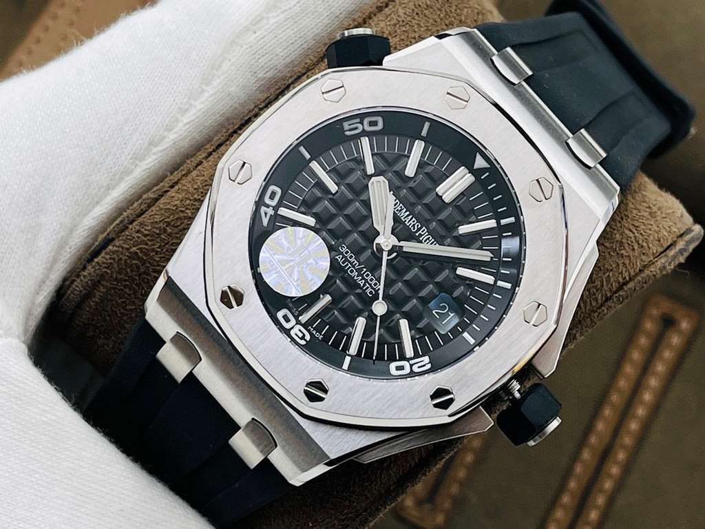 JF Factory2021 V10 version of JF's benchmark artifact Ai. Royal Oak Offshore 15710 back series Super V10 upgraded version is back! Super V10 Upgrade Features1   internal shadow luminous font along the edge of the authent