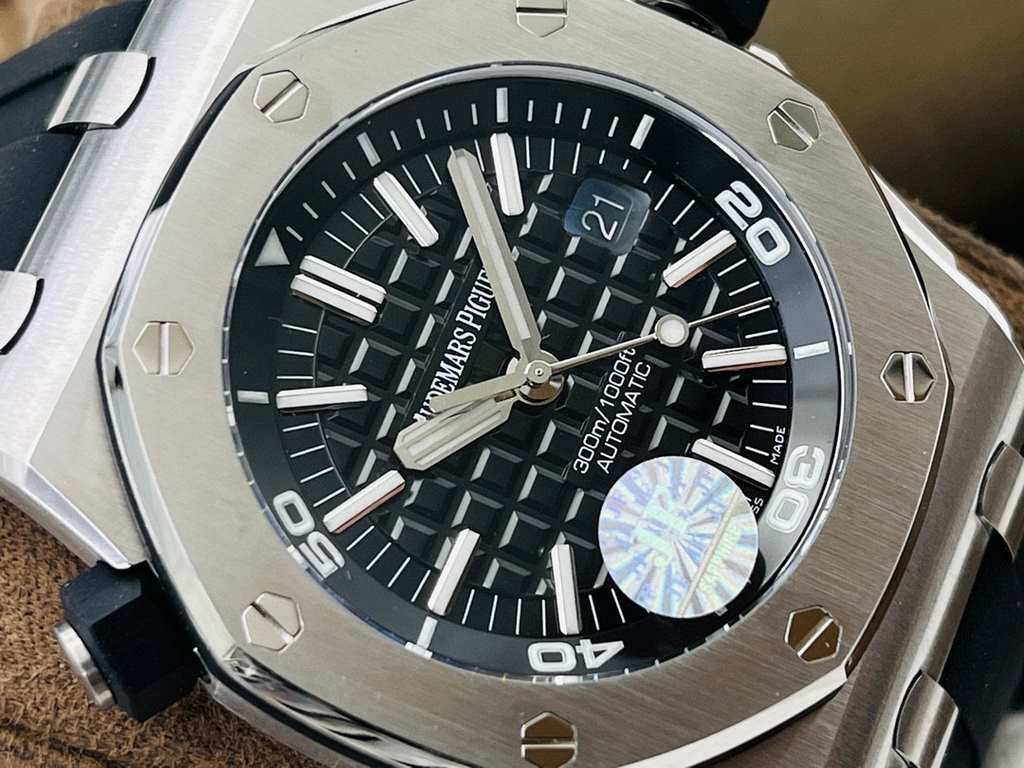 JF Factory2021 V10 version of JF's benchmark artifact Ai. Royal Oak Offshore 15710 back series Super V10 upgraded version is back! Super V10 Upgrade Features1   internal shadow luminous font along the edge of the authent