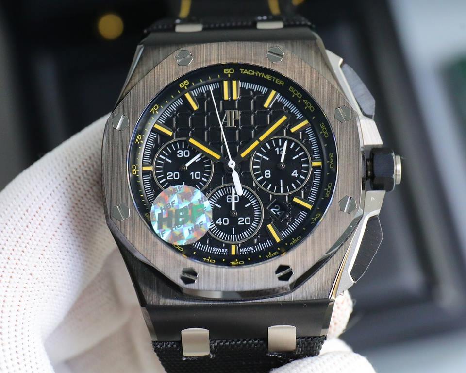 The same HBF latest Audemars Piguet, ceramic bezel   version     Audemars Piguet   Audemars Piguet Royal Oak Offshore Limited Edition Multifunctional Chronograph Mechanical Wristwatch Size 44MM17MM 【Bezel】 The bezel is t