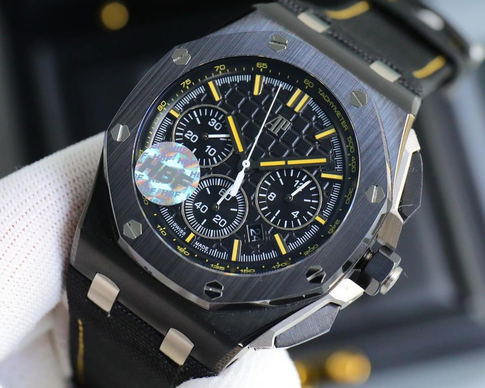 The same HBF latest Audemars Piguet, ceramic bezel   version     Audemars Piguet   Audemars Piguet Royal Oak Offshore Limited Edition Multifunctional Chronograph Mechanical Wristwatch Size 44MM17MM 【Bezel】 The bezel is t