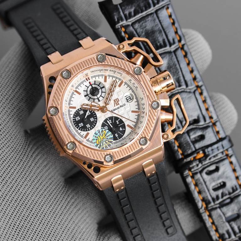 Audemars Piguet Royal Oak Offshore Survivor Limited Edition, limited to 1,000 pieces worldwide, was snapped up in seconds on its launch. Wearing it is authentic! Self-winding chronograph movement, 316 stainless steel cas