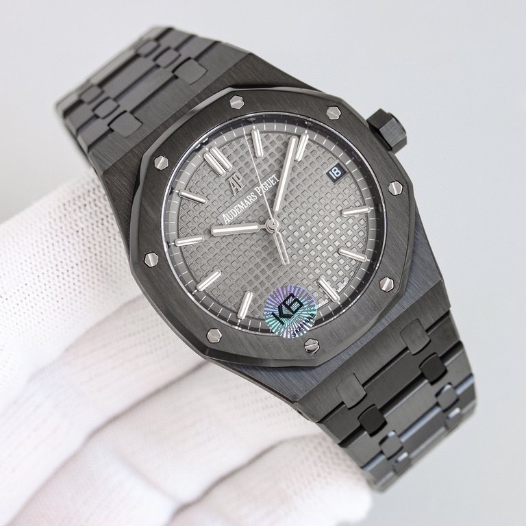 The DLC version of the Audemars Piguet 15500. Audemars Piguet 15500 DLC Edition The high-gloss black carbon coating on the gold and steel retains the brushed texture of the entire watch and adds a darker dimension. v2 - 