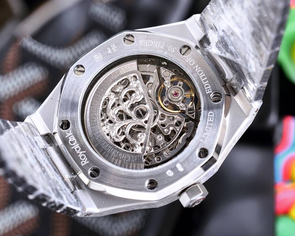 Audemars Piguet AP Royal Oak Coated glass Size 45mm12mm Stainless steel bracelet AP original buckle Automatic mechanical movement Superluminova Octagonal brushed steel case with skeletonized face Cold and hegemonic A dif