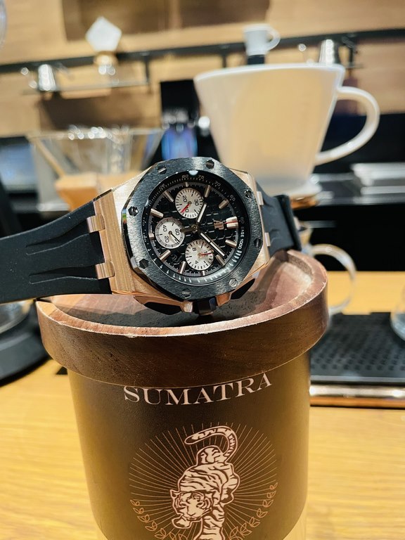 2022 latest models Audemars Piguet, ceramic bezel   version     Audemars Piguet Royal Oak Offshore Limited Edition Multifunctional Chronograph Mechanical Wristwatch Size 44MM17MM [bezel] bezel is the same as the original