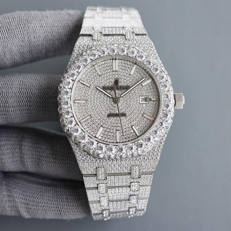 Large diamond encrusted bezel uniformAP Audemars Piguet A real man has to take Audemars Piguet Own AP, brand new bezel with large diamond-set bezel, using imported Citizen to change the 324 machine Automatic Mechanical M