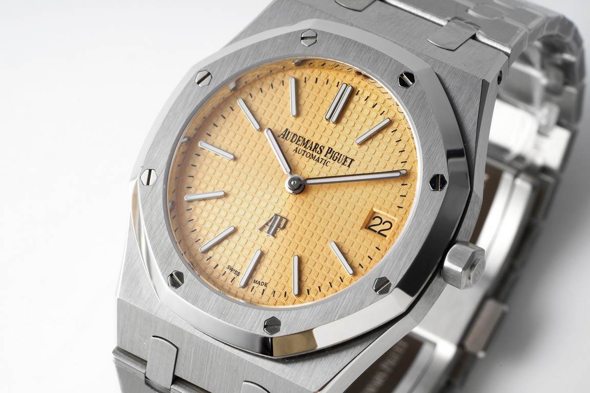 BF gives back to new and old customers by creating the most cost-effective AP Steel King - Audemars Piguet Royal Oak 15202 Collection39 mm diameter stainless steel case with dial engraved with Petite Tapisserie decorativ