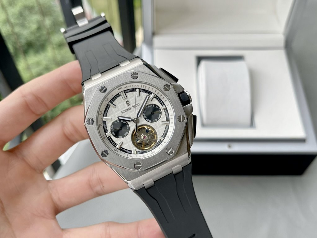 Audemars Piguet - Royal Oak Offshore Audemars Piguet - Royal Oak Offshore   Anti-glare treated mineral glass Size 42mm14mm, waterproof tape with AP original pin buckle Equipped with replica original 3126 rotor Fully auto