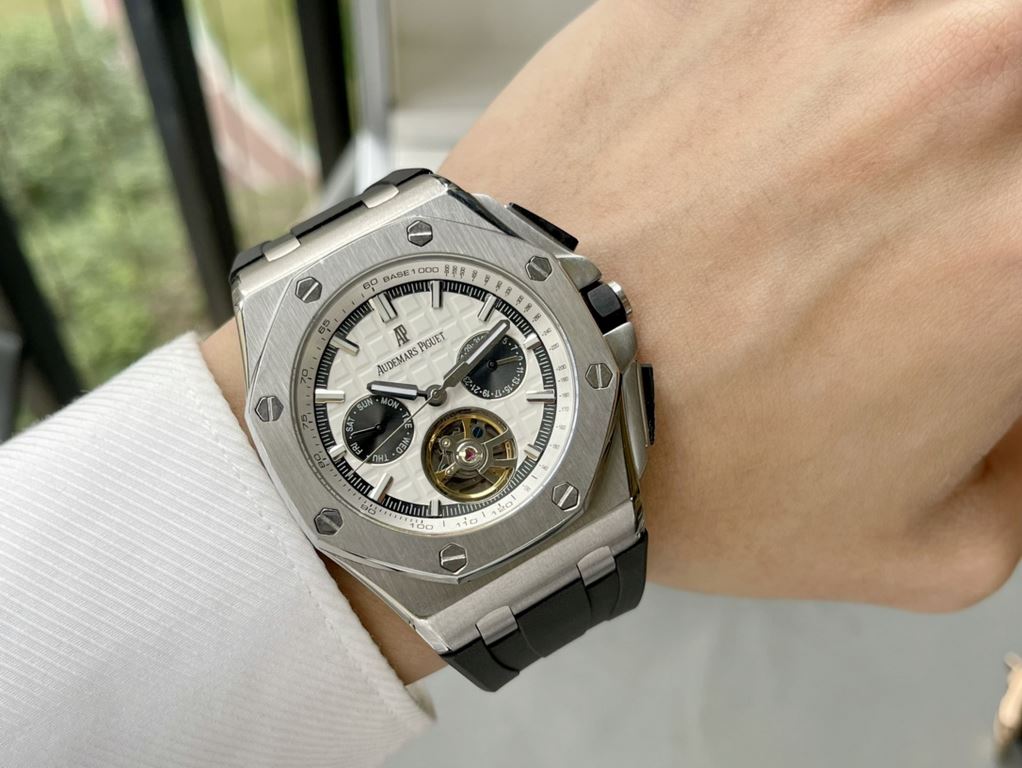 Audemars Piguet - Royal Oak Offshore Audemars Piguet - Royal Oak Offshore   Anti-glare treated mineral glass Size 42mm14mm, waterproof tape with AP original pin buckle Equipped with replica original 3126 rotor Fully auto