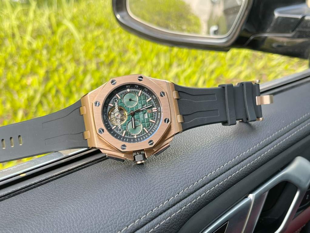 Same. Audemars Piguet - Audemars Piguet   Royal Oak Offshore Collection Anti-glare treatment mineral glass Size 42mm  14mm , waterproof tape with AP lettering original pin buckle Fully automatic mechanical movement , dia