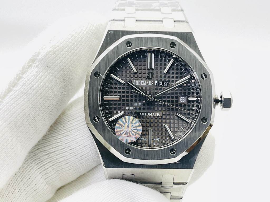 JF Factory Recommends A.P. Royal Oak! Audemars Piguet A.P Royal Oak!1 Powered by a bespoke Audemars Piguet in-house Cal.3120 automatic movement!2 Double-sided sapphire glass (men's 15400 series)3 Diameter 41mmJF products