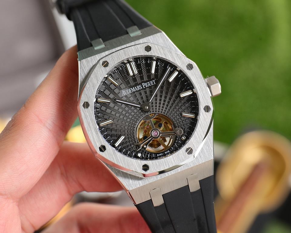 Factory.2022 Audemars Piguet Royal Oak,   with imported silicone strap more comfortable to wear.(New products in stock in small quantities)Audemars Piguet is still on the road of exploration and innovation, launching the