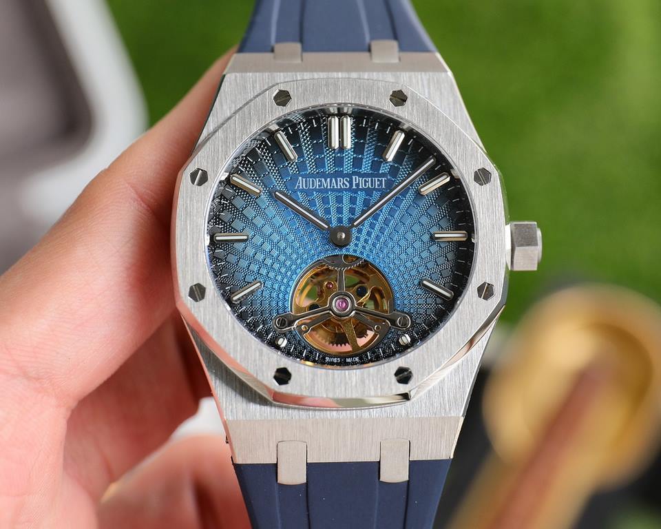 Factory.2022 Audemars Piguet Royal Oak,   with imported silicone strap more comfortable to wear.(New products in stock in small quantities)Audemars Piguet is still on the road of exploration and innovation, launching the