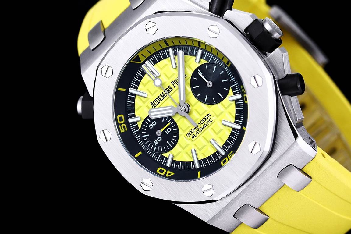 Uniform 1V2 version, live head grain, internal shadow can be bi-directional mobilization, non-market ordinary version,     Audemars Piguet Royal Oak Series FruitsModel 26703 Running second chronograph automatic mechanica