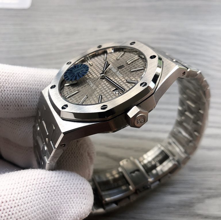 JF APAudemars Piguet Royal Oak Model 15400ST.OO.1220ST.01 Automatic Men's Caliber Cal.3120 Tartan dial Sapphire glass on both sides Dimensions 42mm x 10.5mm Super-LumiNova (steel bracelet, leather strap)