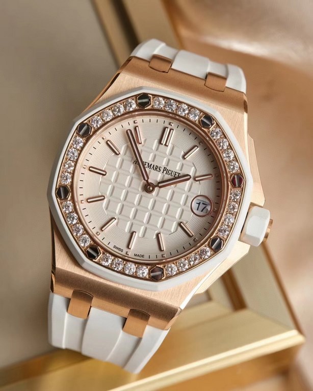 Fine Work Slowly Grinding - Exquisite Audemars Piguet A Royal Oak Offshore Shipping    37mm quartz women's watches, Swiss imported quartz movement , bezel set with Swarovski rhinestones  This Audemars Piguet is a women's