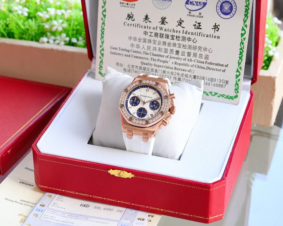 The goddess version of The Little Panda set with 32 brilliant-cut diamonds totaling about 1.02 carats Elegant and elegant, it is suitable for all seasons and all occasions, The Little Panda is full of attraction!Taiwan Z