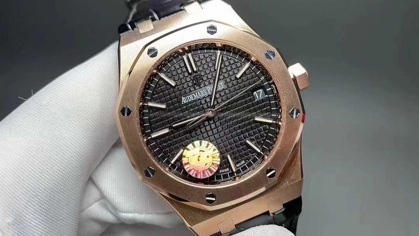 A. PIGUET Audemars Piguet Royal Oak 15500.V2 Edition - A shocking launch the excesses of the movement's deck are eliminated to make it even more skeletonized - Achieving the pinnacle of steel watches - A solid interpreta