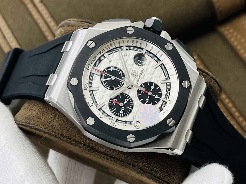 JF Factory2021 recommends the highest version of the A.P. Royal Oak Offshore on the market. Audemars Piguet A.P Royal Oak Offshore! Giant Panda Chronograph A.P26400!1 316L stainless steel case!2  ceramic bezel!3 Double-s