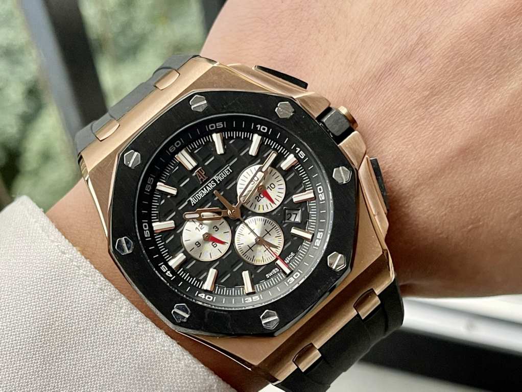 New version     Audemars Piguet Royal Oak Offshore Limited Edition Multifunctional Chronograph Mechanical Watch Upgraded calendar font, upgraded super luminescent, size 44MM x 14MM [bezel] bezel is consistent with the or