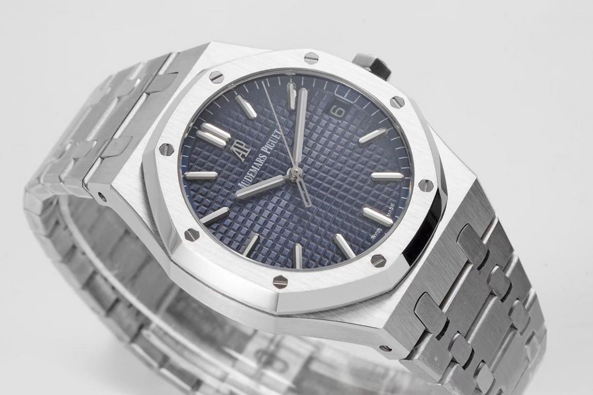 BF new Audemars Piguet Royal Oak 15500 - is the pinnacle of steel watches on the market, - interpretation of the strength of the reigning steel king! [6 great subtleties] 1.Genuine disassembled open mold, size 41X10.4 mm