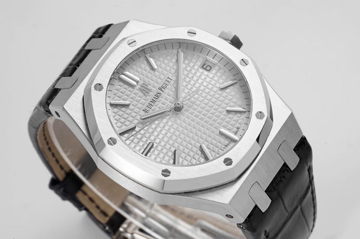 BF new Audemars Piguet Royal Oak 15500 - is the pinnacle of steel watches on the market, - interpretation of the strength of the reigning steel king! [6 great subtleties] 1.Genuine disassembled open mold, size 41X10.4 mm