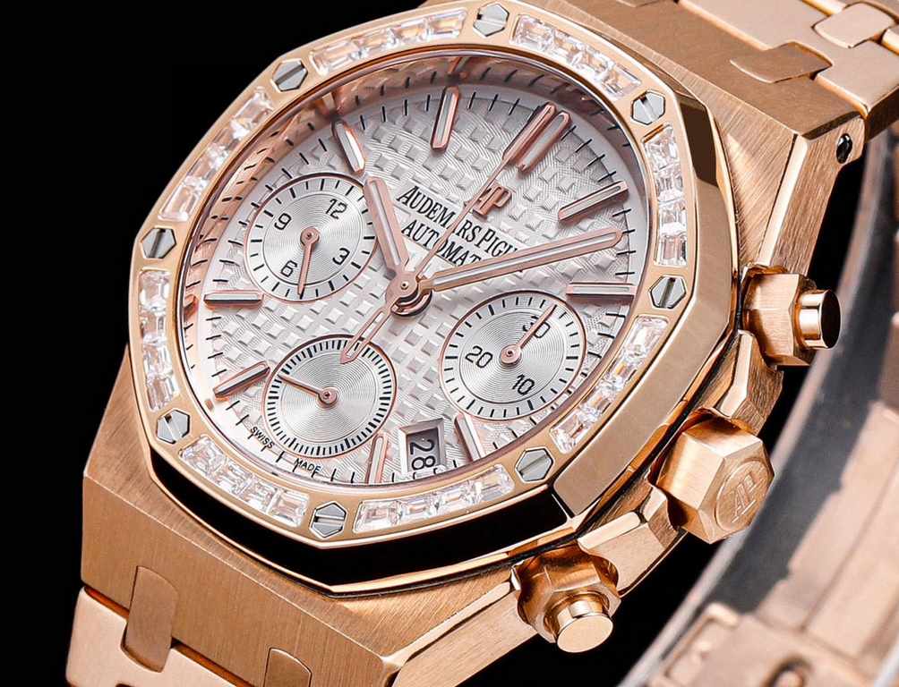 Popular Audemars Piguet Royal Oak 26715BC.ZZ.1356BC.01. 38mm Size 11The current version of the highest mechanical movement   genuine is mechanical! Mechanical! Don't waste your money on a quartz!AP Royal Oak series of ch