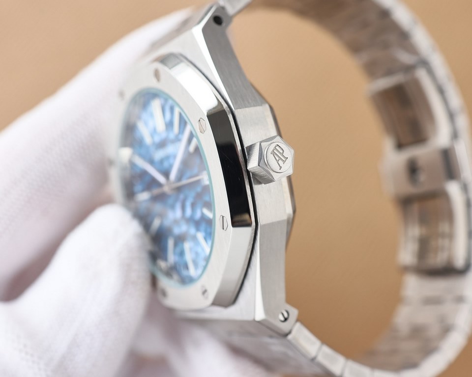 .. New model debut - a wave of hard goods!(The original version of the open mold market the highest cost-effective version Audemars Piguet Audemars Piguet and the original consistent with the market ultra-high quality)Au